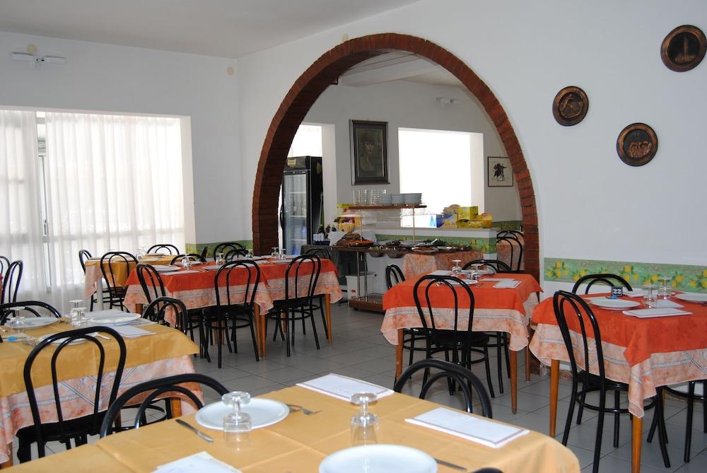 Hotel Trevi Cesenatico Eksteriør bilde