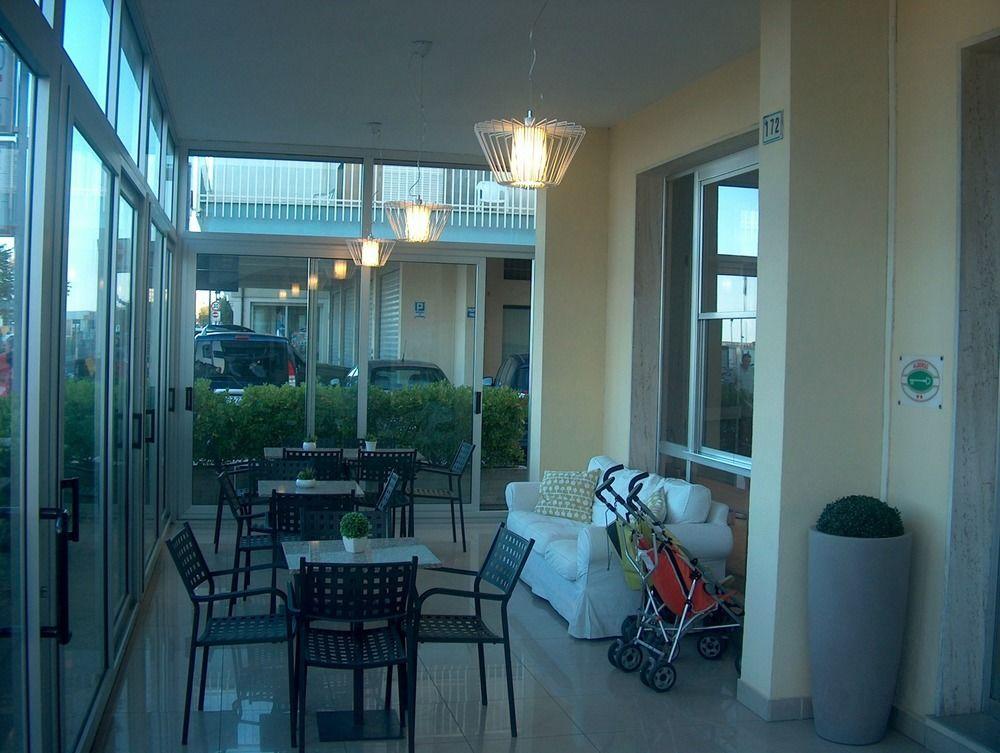 Hotel Trevi Cesenatico Eksteriør bilde